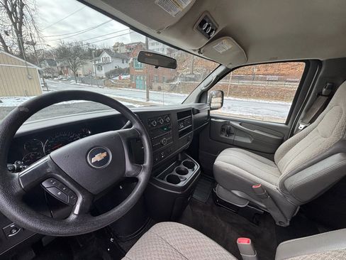 Used 2008 Chevrolet Express 3500 Extended Passenger w/ LT Preferred Equipment Group image 16