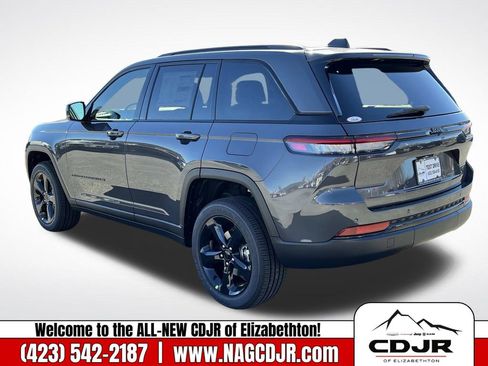 New 2025 Jeep Grand Cherokee Altitude image 6