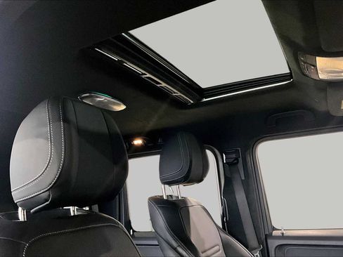 Used 2025 Mercedes-Benz G 580 w/ EQ Technology image 12