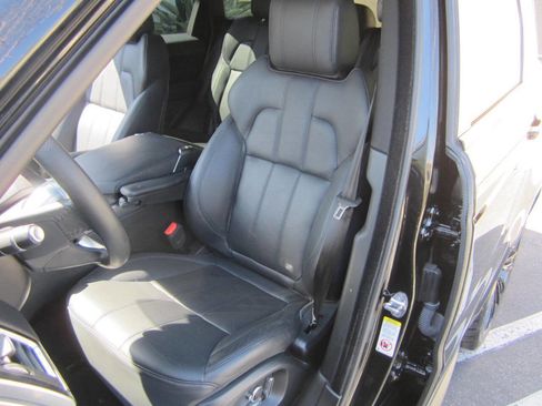 Used 2017 Land Rover Range Rover Sport HSE image 24