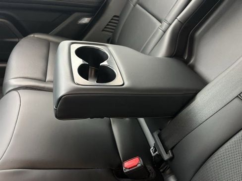 Used 2025 Lincoln Corsair Reserve w/ Towing Package image 15