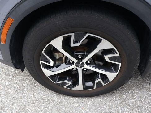 Used 2023 Kia Sportage EX FWD image 4
