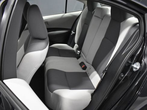 Used 2025 Toyota Corolla LE FWD image 27