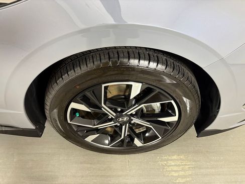 Used 2025 Hyundai Sonata SEL FWD image 11