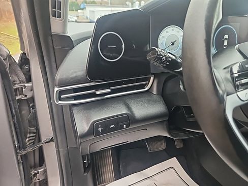 Used 2023 Hyundai Elantra SEL w/ Convenience Package image 11