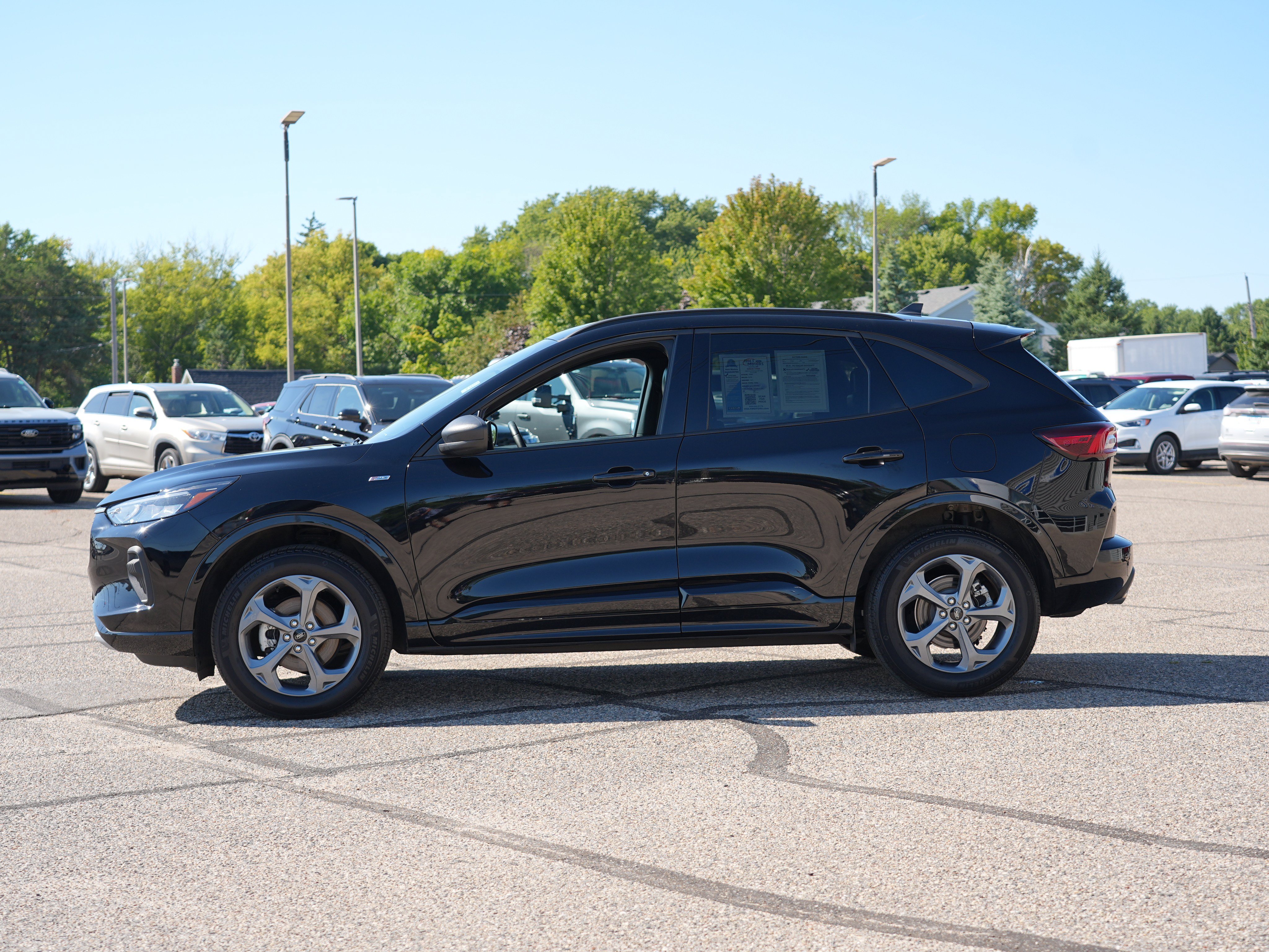 Used 2024 Ford Escape ST-Line w/ Tech Pack #1 AWD/4WD image 7