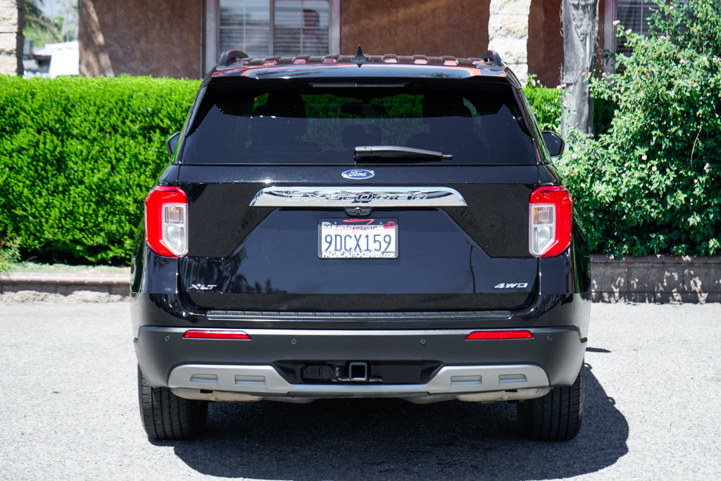 Used 2022 Ford Explorer XLT w/ Equipment Group 202A AWD/4WD image 7