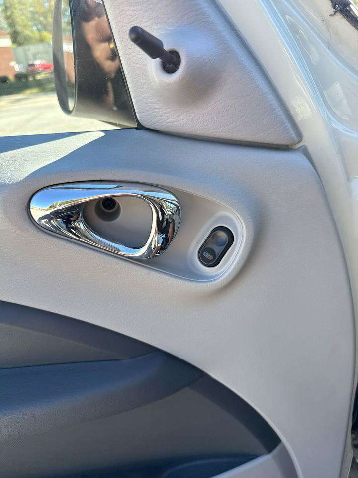 Used 2006 Chrysler PT Cruiser FWD image 16