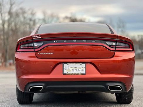 Used 2021 Dodge Charger SXT w/ Leather Interior Group image 4