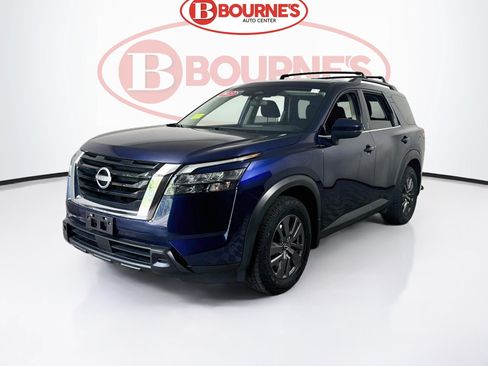 Used 2023 Nissan Pathfinder SV AWD/4WD image 6