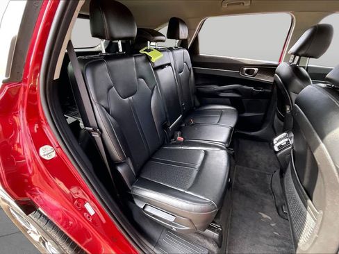 Used 2022 Kia Sorento S FWD image 18