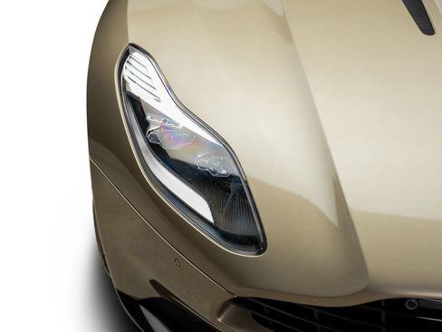 Used 2018 Aston Martin DB11 V12 RWD image 3
