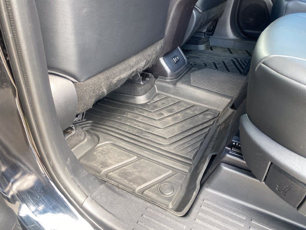 Used 2021 Toyota Highlander XLE AWD/4WD image 75