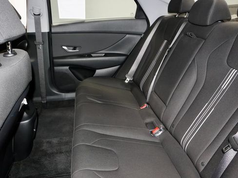 Used 2025 Hyundai Elantra SEL FWD image 21