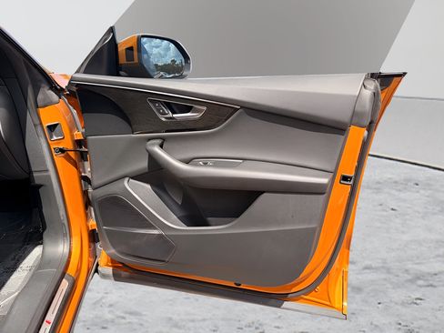 Used 2019 Audi Q8 Premium Plus w/ Premium Plus AWD/4WD image 9