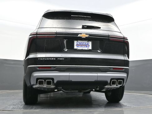 New 2026 Chevrolet Traverse LT w/ Driver Confidence Package AWD/4WD image 36