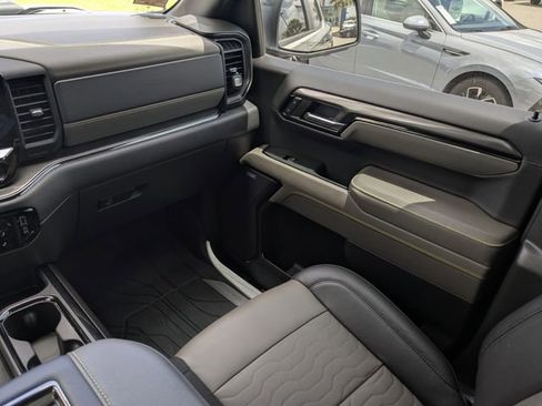 Used 2022 Chevrolet Silverado 1500 ZR2 w/ Technology Package image 21