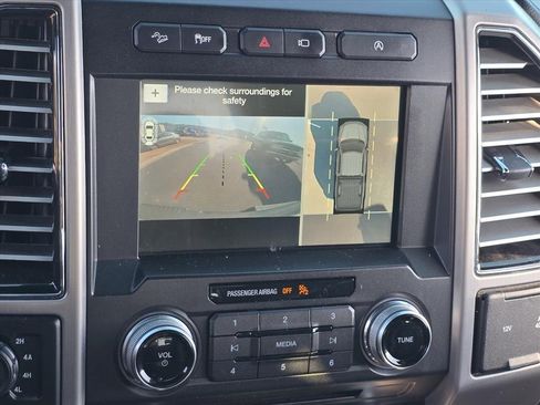 Used 2018 Ford F150 Platinum w/ Equipment Group 701A Luxury image 19