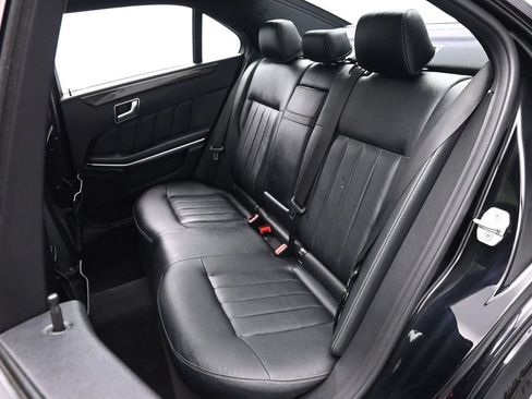 Used 2014 Mercedes-Benz E 550 4MATIC Sedan image 14