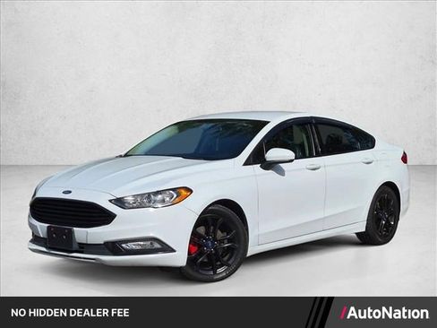 Used 2017 Ford Fusion SE w/ Equipment Group 201A FWD image 1