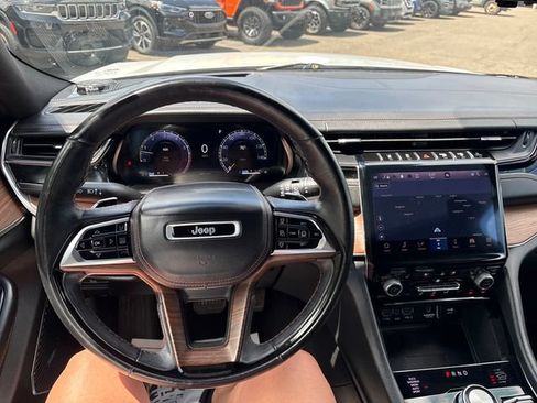 Used 2022 Jeep Grand Cherokee L Summit w/ Advanced Protech Group IV AWD/4WD image 10