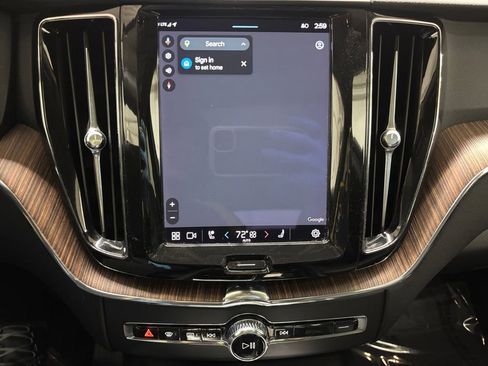 Certified 2023 Volvo XC60 B5 Plus w/ Climate Package image 25