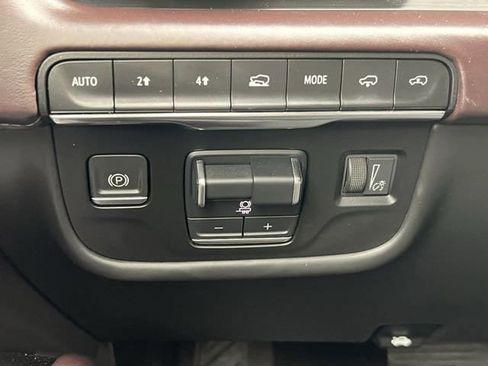 Used 2022 Cadillac Escalade ESV Sport Platinum w/ LPO, ONYX Package image 23