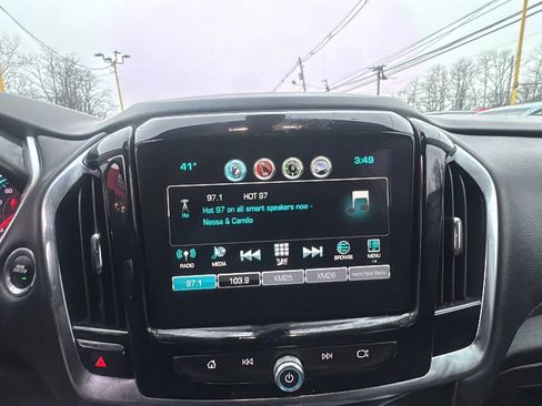 Used 2018 Chevrolet Traverse LT image 16