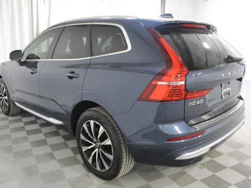 Used 2023 Volvo XC60 B5 Plus image 29