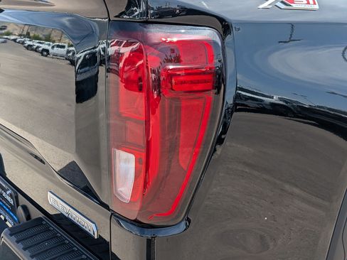 Used 2024 GMC Sierra 1500 Elevation w/ LPO, Elevation Black Package AWD/4WD image 10