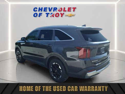 Used 2025 Kia Sorento S FWD image 7