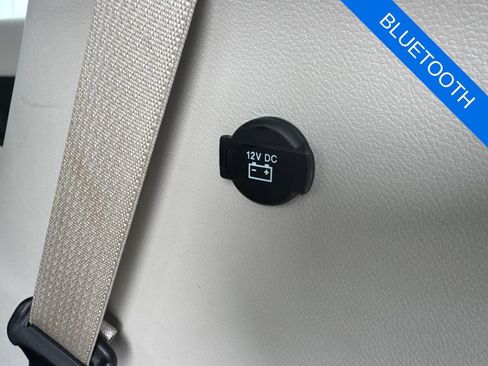 Used 2024 Chrysler Pacifica Touring-L FWD image 17