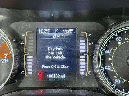 Used 2019 Jeep Cherokee Latitude Plus w/ Comfort/Convenience Group AWD/4WD image 16
