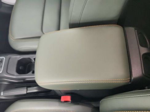 Used 2024 Jeep Gladiator Mojave AWD/4WD image 19