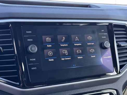 Used 2022 Volkswagen Atlas Cross Sport SE w/ Panoramic Sunroof Package FWD image 26