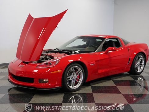 Used 2007 Chevrolet Corvette Z06 w/ Preferred Equipment Group RWD image 32