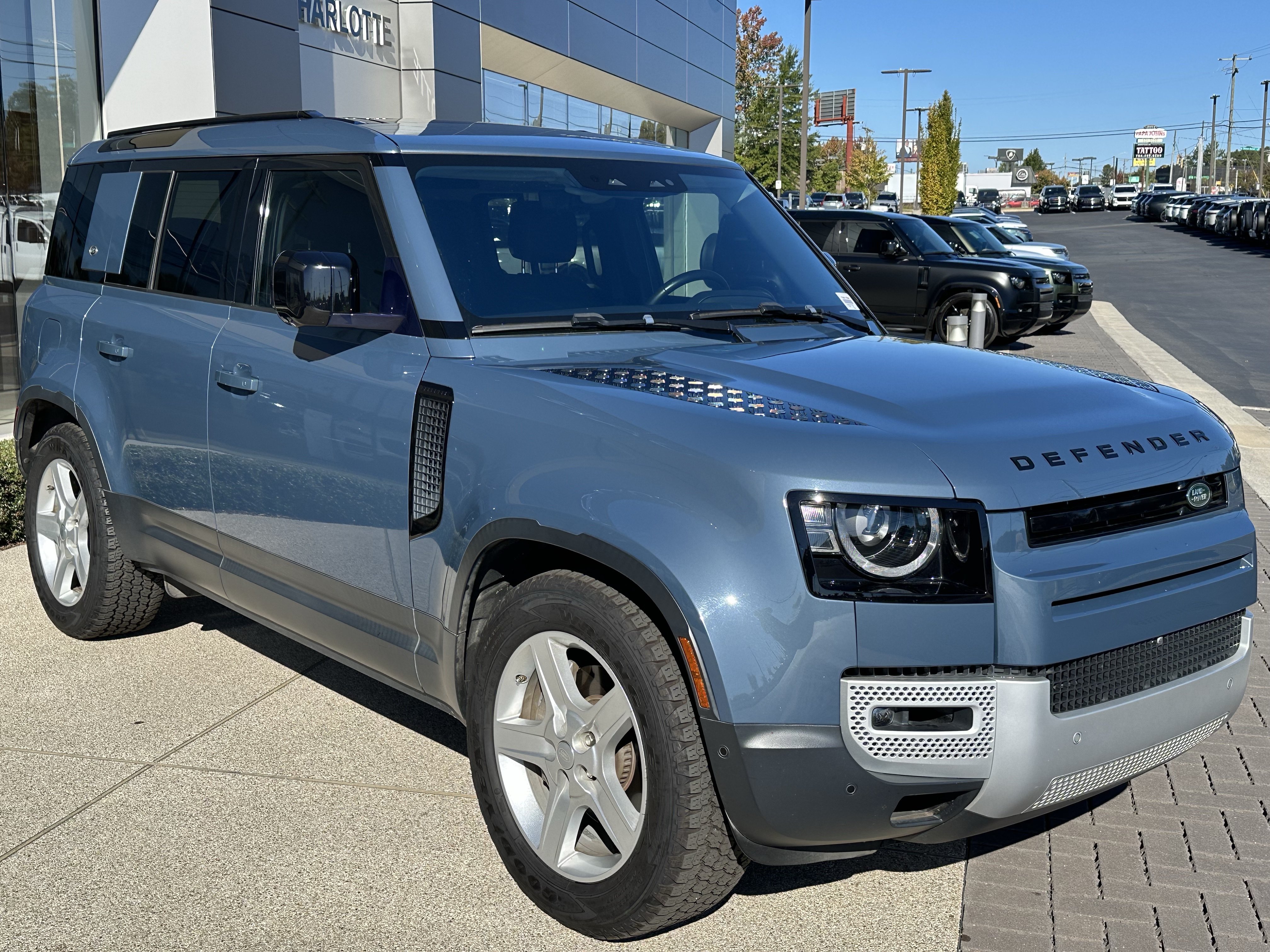 Used 2020 Land Rover Defender 110 HSE AWD/4WD image 9