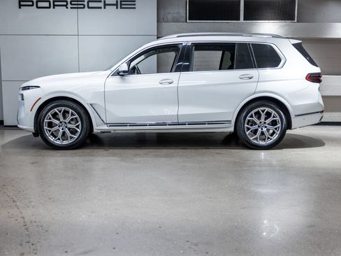 Used 2025 BMW X7 xDrive40i AWD/4WD image 2