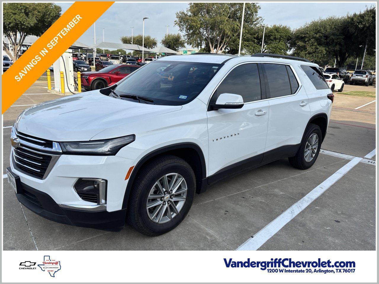 Used 2023 Chevrolet Traverse LT FWD image 1