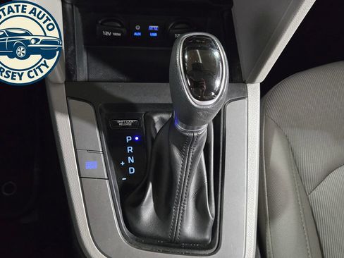 Used 2018 Hyundai Elantra SEL FWD image 18