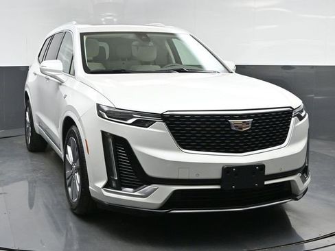 Certified 2023 Cadillac XT6 Premium Luxury image 1