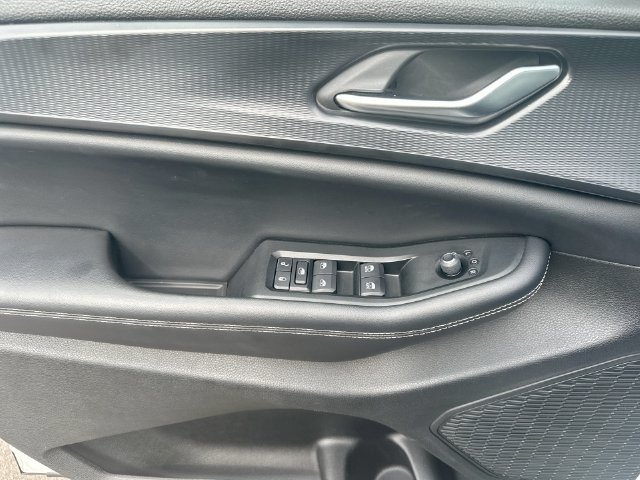Used 2023 Jeep Grand Cherokee Altitude AWD/4WD image 15