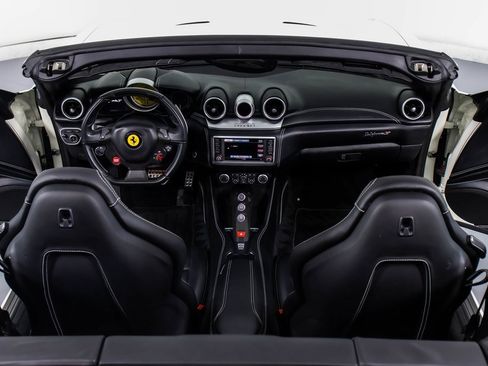 Certified 2017 Ferrari California T image 22