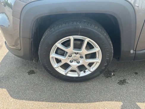 Used 2020 Jeep Renegade Latitude FWD image 42