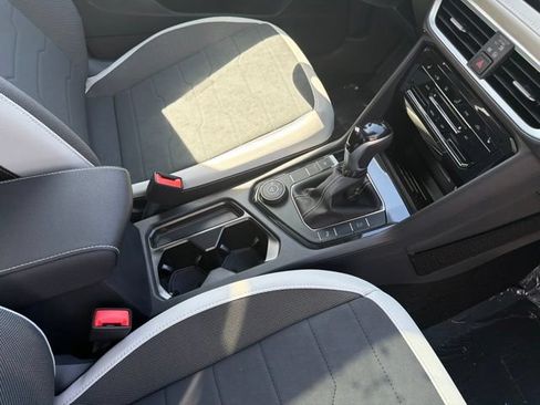 New 2026 Volkswagen Taos SE AWD/4WD image 33