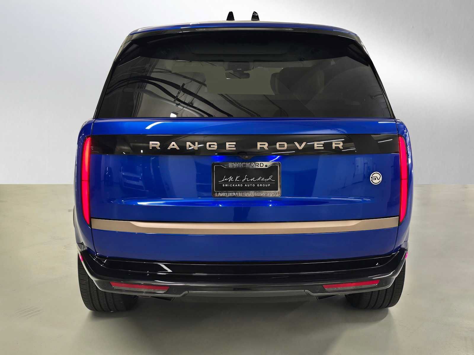 New 2025 Land Rover Range Rover SV AWD/4WD image 4