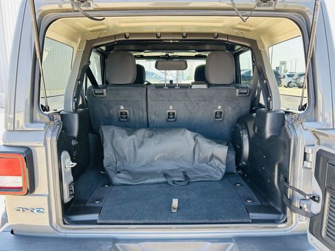 Used 2023 Jeep Wrangler Unlimited w/ Cold Weather Group AWD/4WD image 24