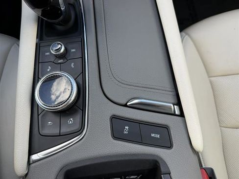 Used 2020 Cadillac XT6 Premium Luxury image 23