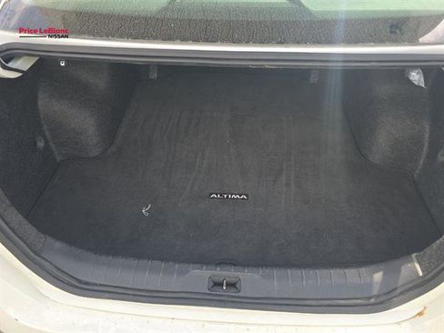 Used 2025 Nissan Altima 2.5 SV image 17