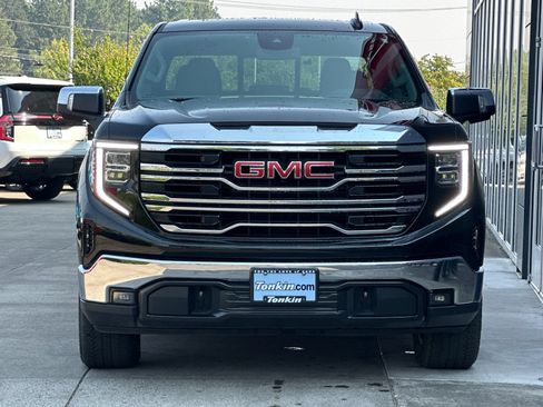Used 2023 GMC Sierra 1500 SLT AWD/4WD image 8